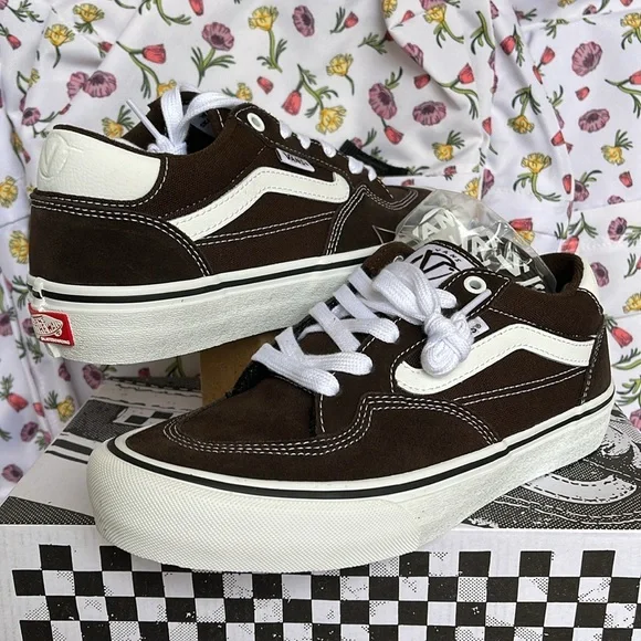 Vans Men’s Rowan
Dark Brown
VN0A5JICDRB Sneakers - Picture 9 of 16